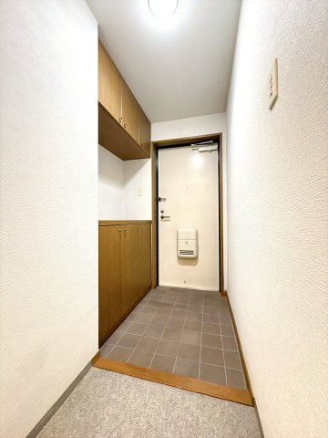 シューズボックス付きの玄関になります♪