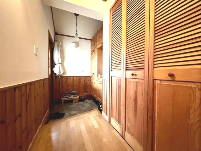 小さな工夫で大きく変わる。快適さと美しさを両立した玄関空間　