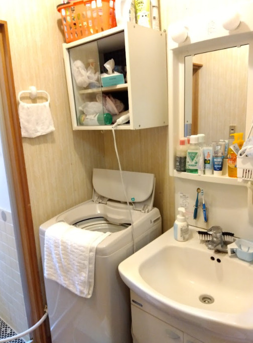 室内洗濯機置場があり、家事動線もスム－ズです。収納付き洗面スペ－スで身支度に便利です。