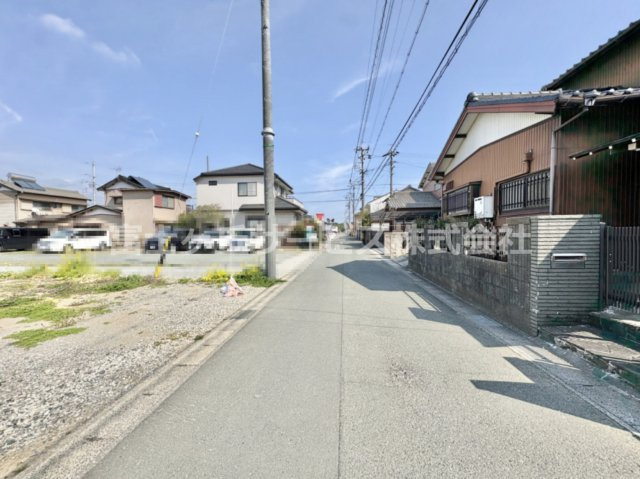 前面道路含む現地写真です
