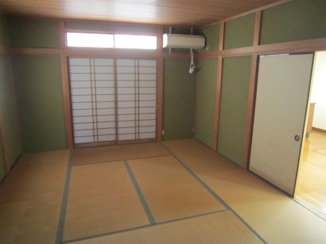 落ち着いた雰囲気の和室付きです