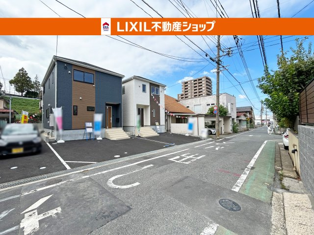 前面道路は広々5.9mです。