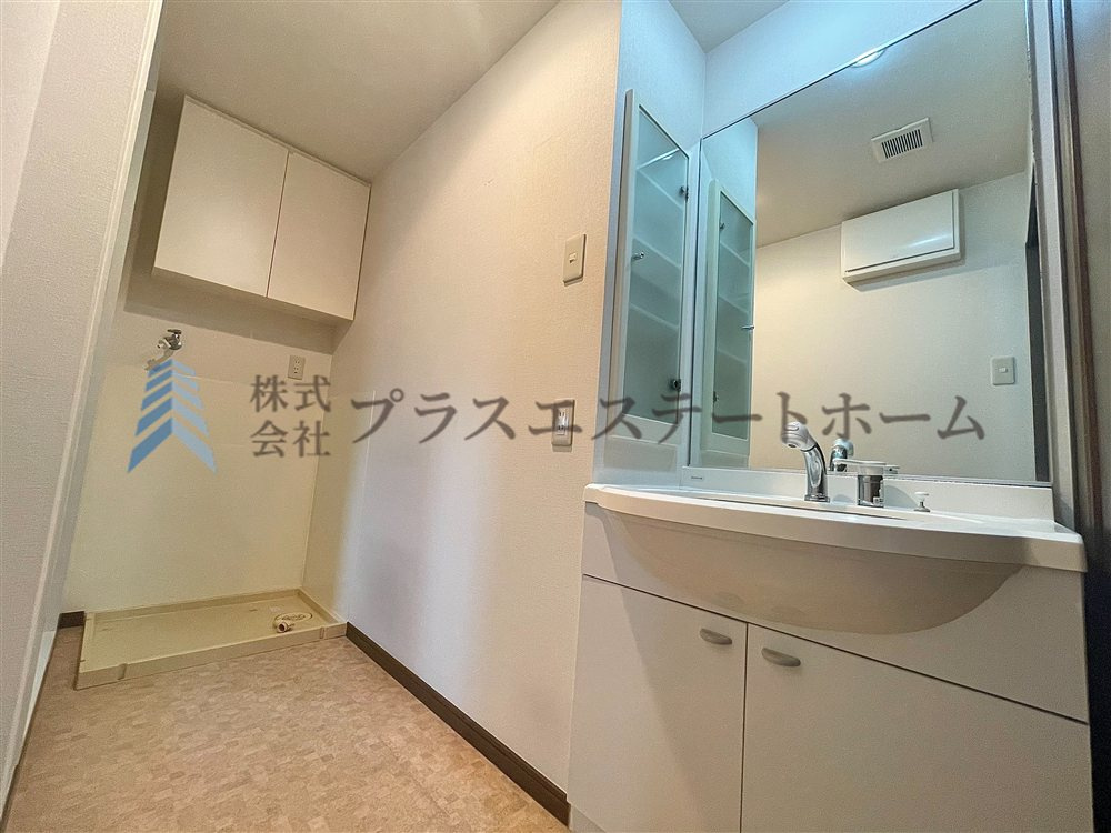 大型洗面器は、洗顔・洗髪はもちろん、つけ置き洗いなどにも便利です♪