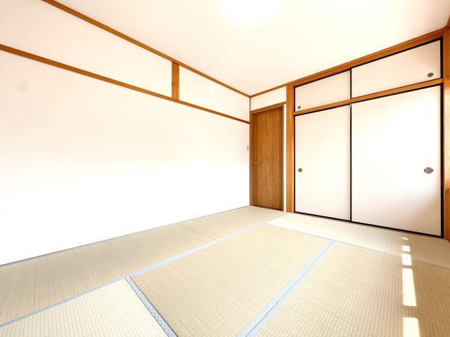 2Ｆ南側和室の別角度になります♪