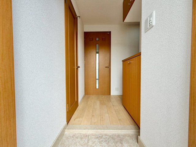 玄関部分になります♪収納付き♪
