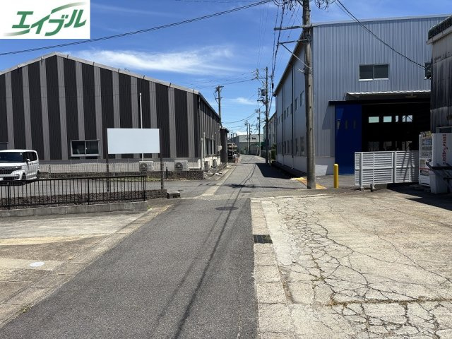 前面道路含む現地写真です