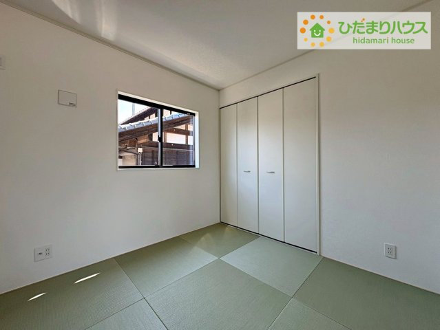 扉を閉じれば来客用のお部屋として。開いて広い空間を作れば、お子様の遊び部屋として使えます！