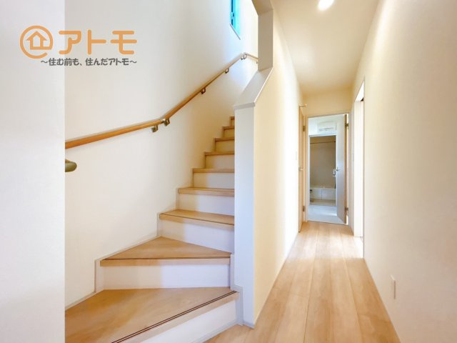 階段は緩やかで手すりもついているので上りやすくなっています！