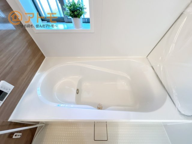お風呂で日々の疲れを落としましょう♪スタイリッシュなお風呂になっています！