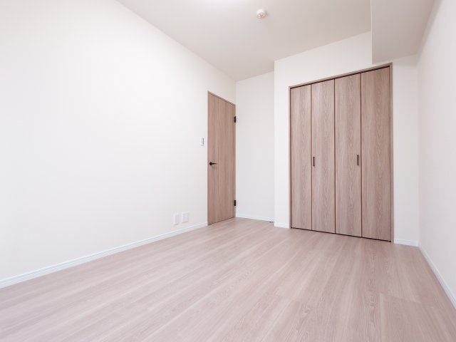 【リノベーション仕様】洋室3部屋！全居室フローリング仕上げです。