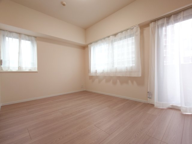 【リノベーション仕様】洋室3部屋！全居室フローリング仕上げです。