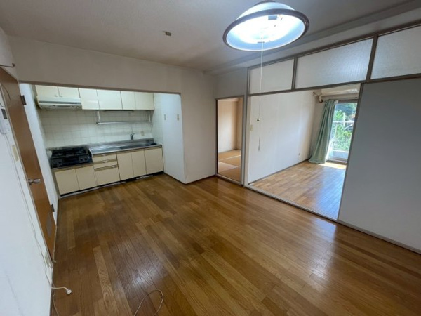 シャルム稲毛（２階）の居間