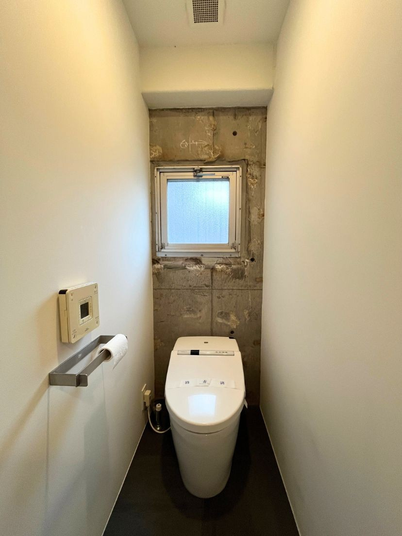 トイレとお風呂には窓が設置されており、湿気やこもった空気を外に逃がすことができます。