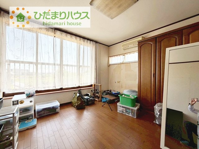 大きなベッドを置いても余裕の広さの主寝室♪
