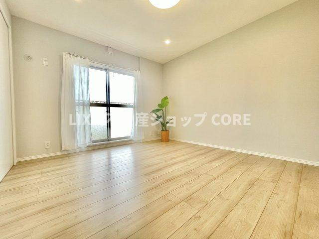 明るい日差しに包まれる住宅で新しい暮らしを始めませんか？お問合せお待ちしております。