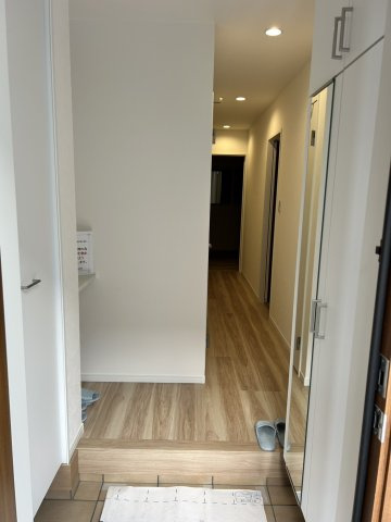 明るい玄関です