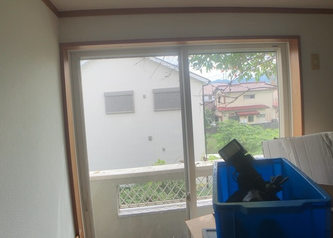 眺望を気にして物件を探す場合、前面に建物が建っていないか現地で確認しましょう！前面に建物があると景色はもちろん、日当たりや風通しにも影響が出てきます。住んだ時のことを想像しながら現地見学をしましょう。