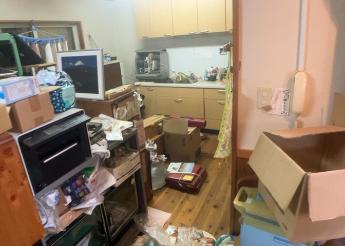 L型アイランドタイプは、キッチンからダイニングにもリビングにも目が行き届くので、とても使いやすい配置です。L字型独立タイプは、キッチンを独立させてるためLDKというよりもLDといった様なイメージです。