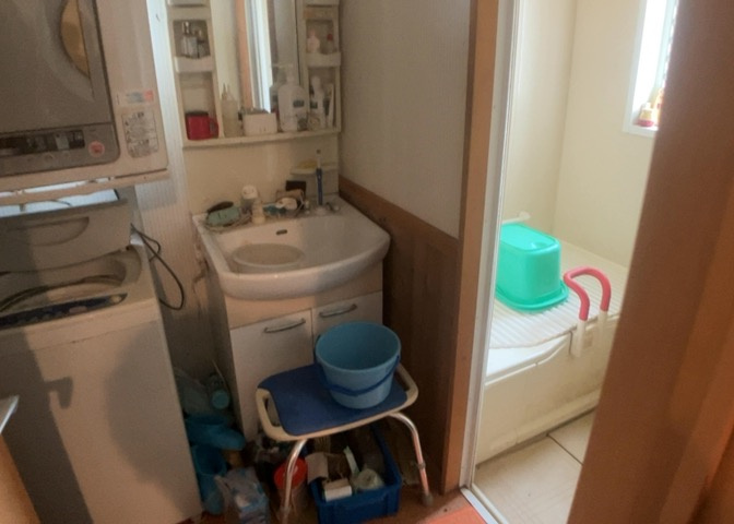 洗面化粧台では顔を洗ったり、身だしなみを整えることが本来の使い方ですが、用途によっては洗面化粧台に求められる機能が違ってくるため、ご自身や家族のライフスタイルに合ったものを選ぶことをおすすめ致します。