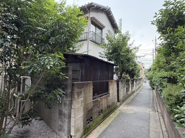 【前面道路含む現地写真】