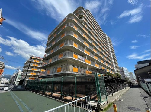 【小阪ハイライフの外観】