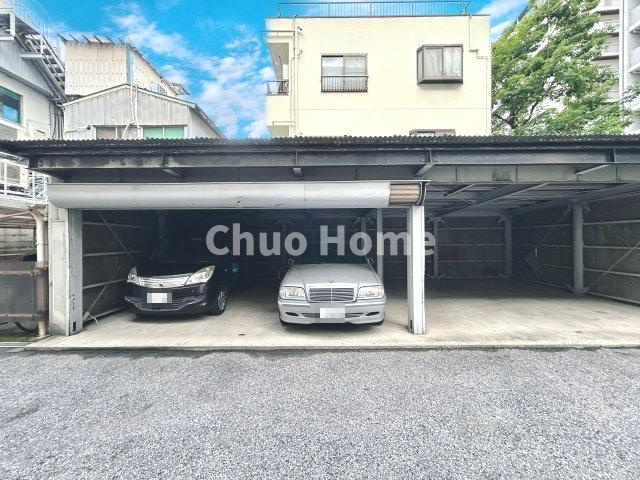 【敷地内駐車場】最新の空き状況や費用などの詳細は担当スタッフまでお問い合わせください。