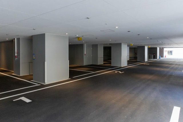 【敷地内駐車場】総台数352台のエレベーター式パーキングです！しっかりと整備されたきれいな駐車場！