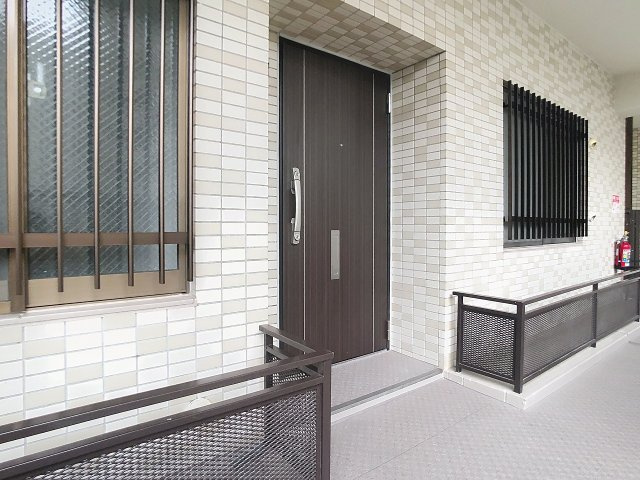 キレイな玄関前です