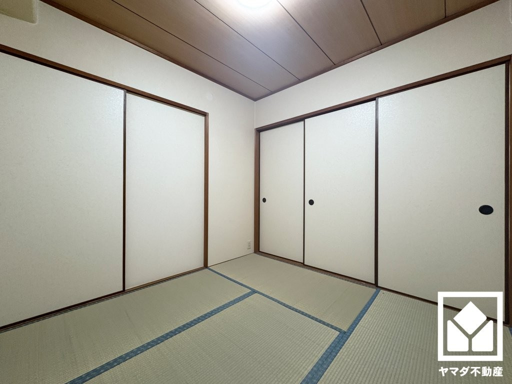 約4.5帖の和室です。約6帖の和室とは続き間になっており、一体利用も可能です。