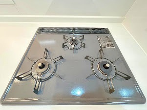 お手入れのしやすいシステムキッチンです