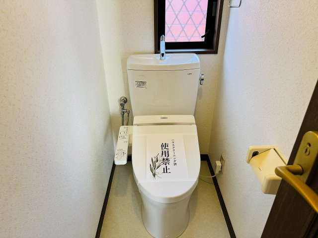 ～暖房温水洗浄機能付きトイレ　冬場は特に嬉しい機能ですね～