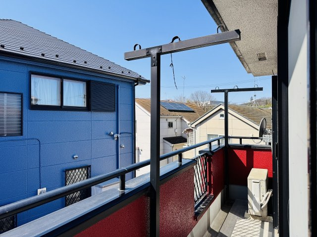 ～2部屋から出入り可能なバルコニー　陽当たり良好、洗濯物がよく乾きそうです～