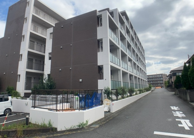 物件の詳細については、現地を見てわかること以外に、役所や法務局などで調べないとわからないことがあります。そのため、現地に行く場合は、もしこの物件を買ったらどのような生活ができるかをイメージしましょう。
