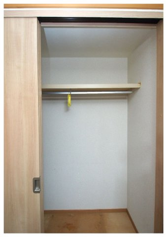 2F便利な収納スペースです