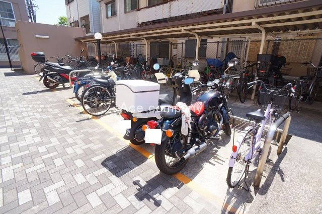 【バイク置場】