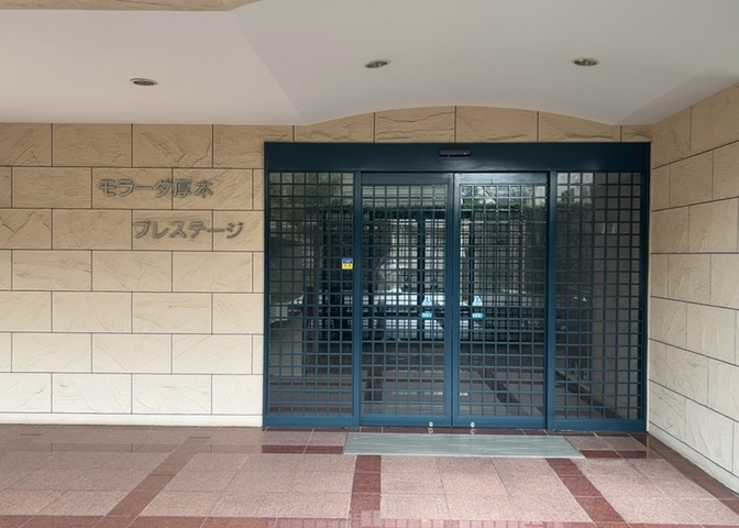 マンションのエントランスには、もともと風よけや防犯の役割がありますが、マンションによって宅配ボックスなどの設備が備わっている所もあります。日々の生活をイメージしながら生活しやすさをチェックしましょう。