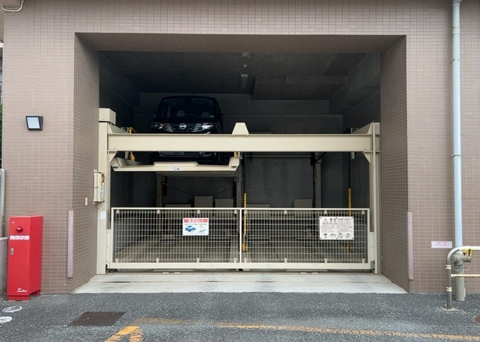 マンションの駐輪場は、事前に空きがあるか確認を取ると安心です。せっかく入居したのに駐輪スペースがない！なんてことになったら大変ですよね。そこで、内見時や購入前にはまず事前に確認しておくと良いでしょう。
