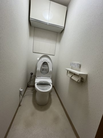 トイレにもエコカラットを施工しております