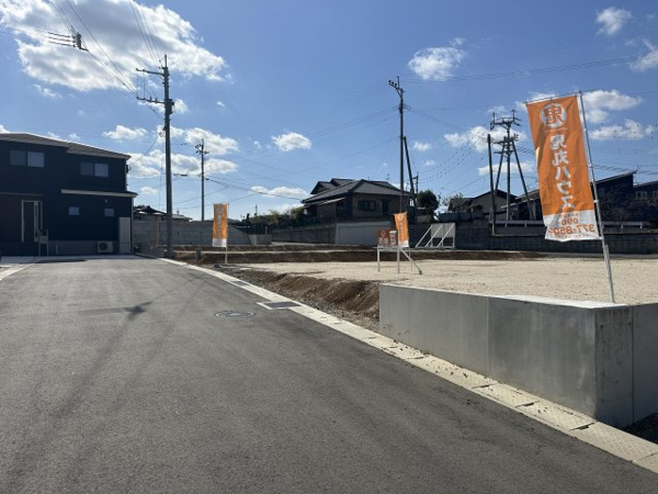 【合志市御代志の前面道路含む現地写真】