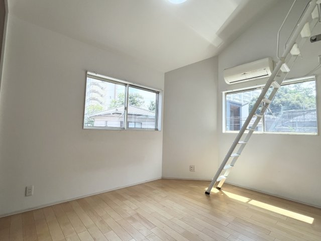 2面採光なので、お部屋に光が入ります。