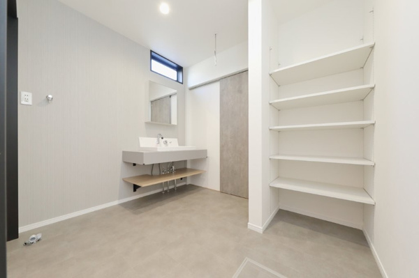 【里中二丁目（2期）の独立洗面台】