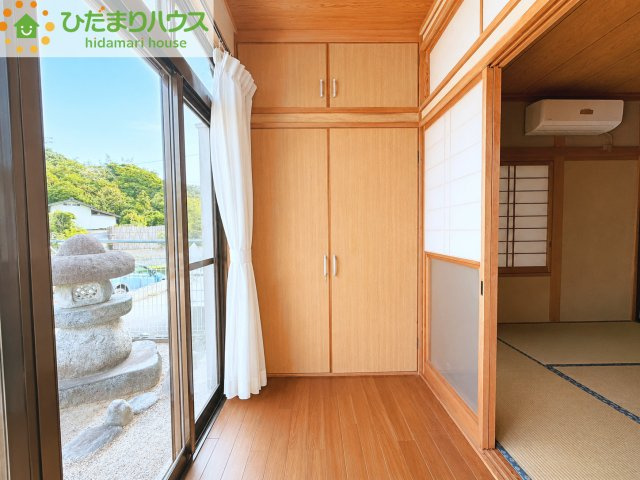 ちょこっとした収納があることで、消耗品のストックをするのにも便利です☆