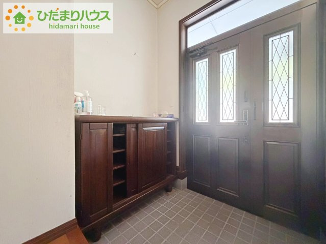 小窓が付いているドアなので明るいスペースになっています♪