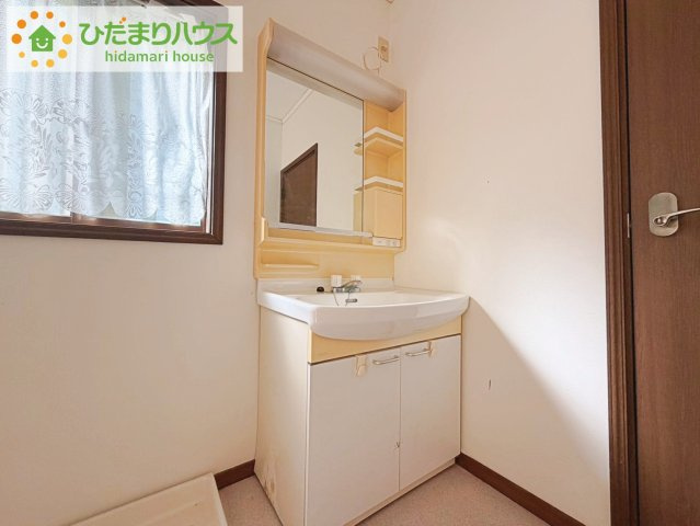 シンプルで使い勝手の良い独立洗面台！