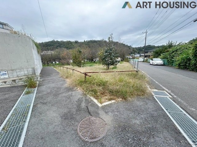 前面道路含む現地写真です