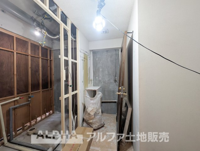 【Laundry　space】　◆ランドリースペース◆広々した空間で雨の日でも十分に洗濯物を乾かすことが出来ます。バスルームには浴室換気乾燥機も付いているので重宝しますね。