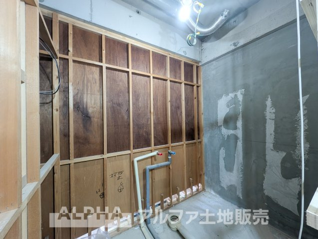 【Eco　Aqua　Shower】　◆エコアクアシャワー◆空気を含んだ大粒の水滴で浴び心地の良さで一日の疲れをいやしながら、節水性を両立した機能的なシャワーヘッドです。