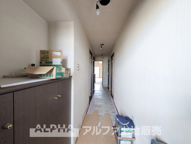 【Ascent　frame】　◆上り框◆ナチュラルオーク調の上り框が柔らかく出迎えてくれる。帰り際に靴を脱ぎ足をすっと出すと労せず廊下に足が吸い寄せられる柔らかく魅力あるカラーです。