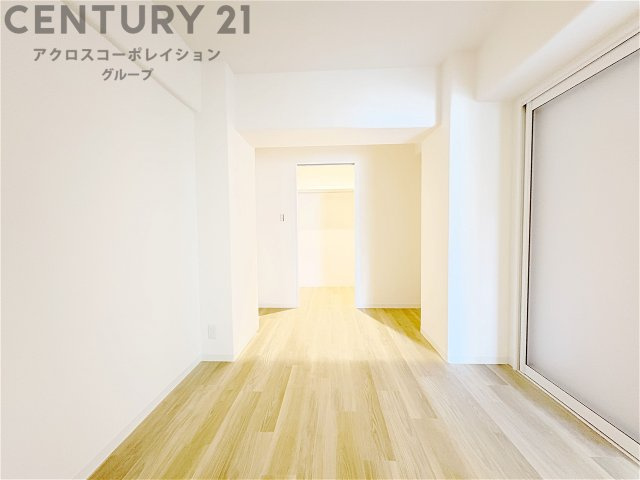 子供部屋…創造性や成長を促す遊びの空間を提供。学習や趣味に集中できる環境を整えます。個別のプライベートスペースは自己表現と自立心を育み、心地よい睡眠環境を整えリラックスできる場所を提供。