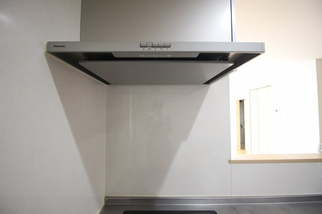 キッチンの設備もまだまだ状態良好ですので、そのまますぐにご利用いただける綺麗な状態です。